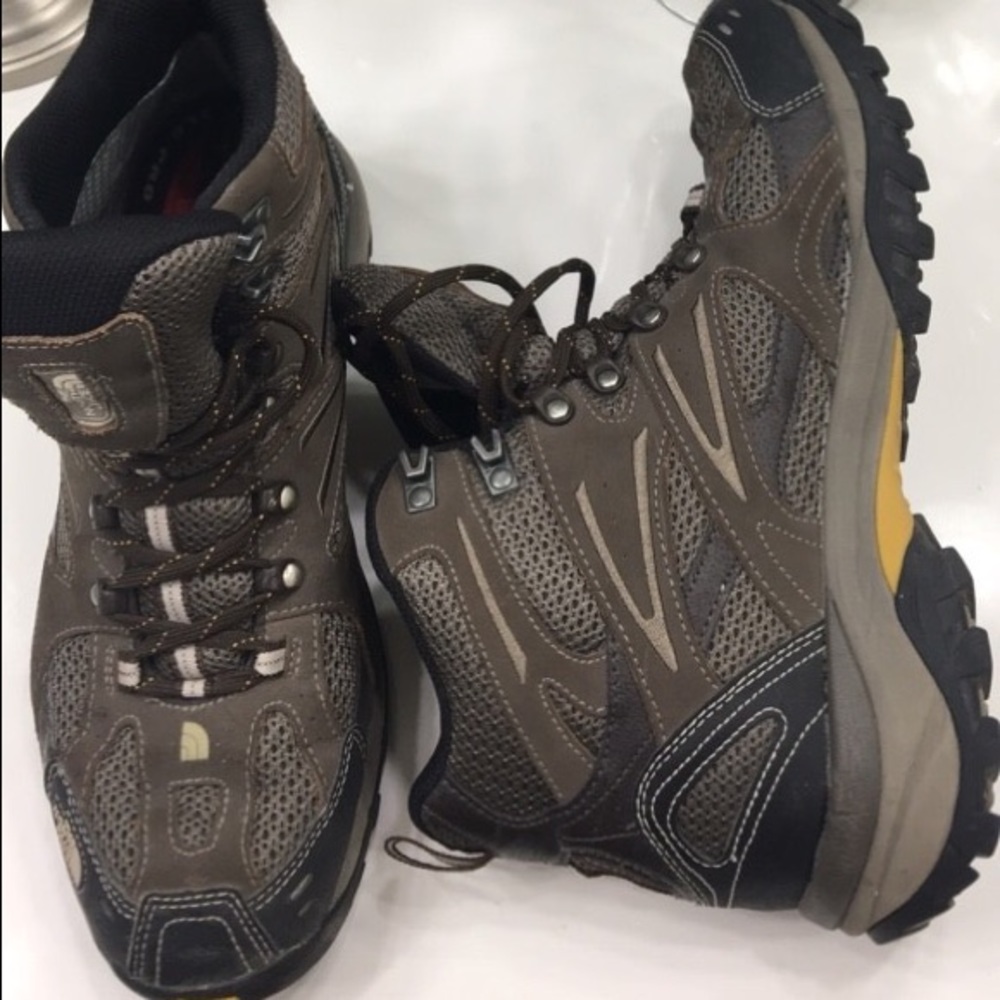 Men’s Northface hiking boots. Size 10.